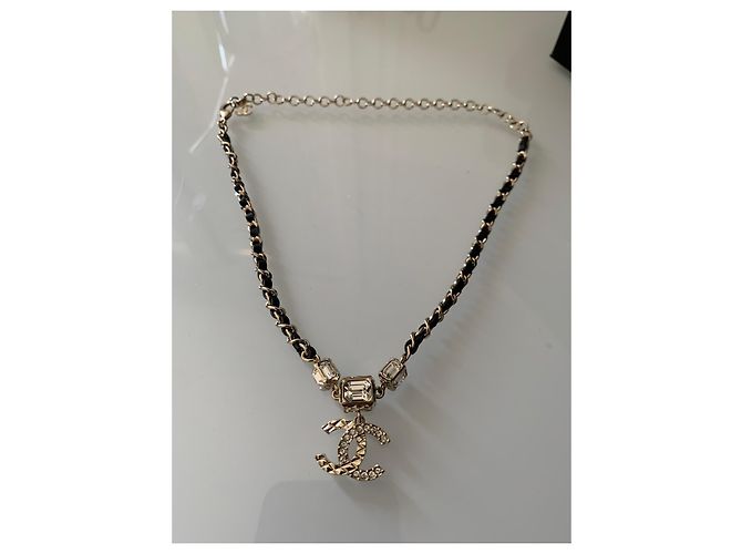 Collana Chanel CC con cristalli e pelle intrecciata Gold hardware - vista 4