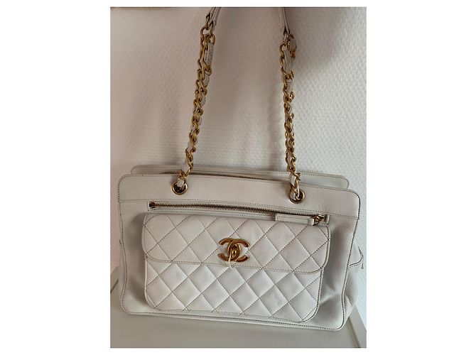 Borsa Chanel Classic Flap in pelle bianca Bianco - vista 3