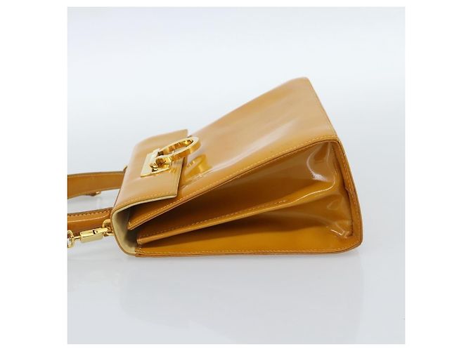 Salvatore Ferragamo Gancini in pelle vernita Giallo - vista 3