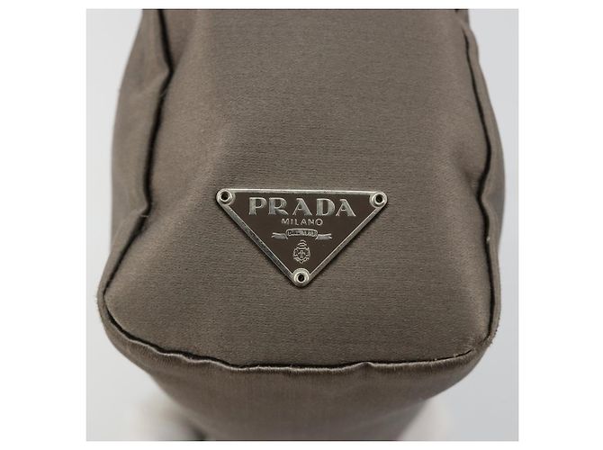 PRADA Handpouch aus Satin Grau Silber Authentisch 182660A Braun - Ansicht 14