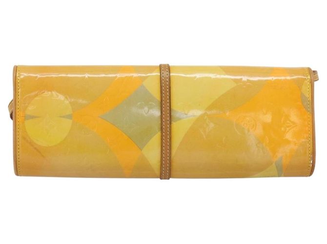 LOUIS VUITTON Monogram Vernis Pochette Fleur Bag Yellow M91118 LV Auth ka4561 Giallo - vista 2