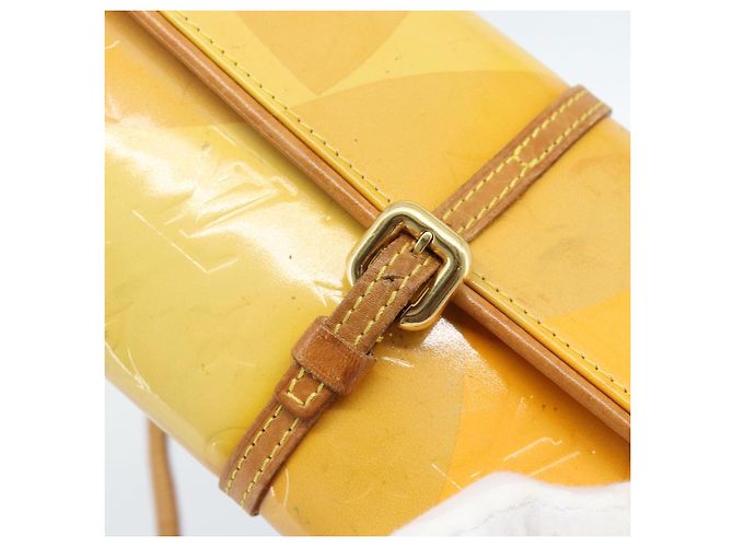 LOUIS VUITTON Monogram Vernis Pochette Fleur Bag Yellow M91118 LV Auth ka4561 Giallo - vista 9