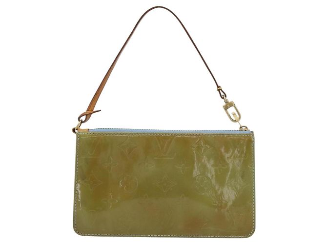 LOUIS VUITTON Monogram Vernis Lexington Pouch Baby Blue M91011 LV Auth 183736 - vista 2