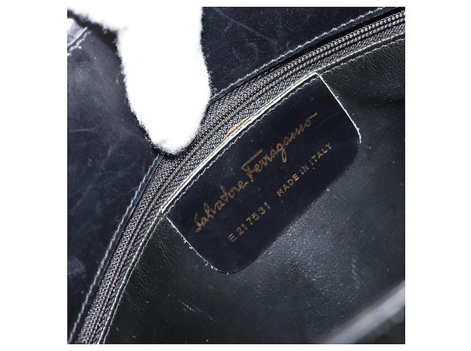 Borsa a tracolla Salvatore Ferragamo in pelle nera e oro Auth ka4575 Nero D'oro - vista 19