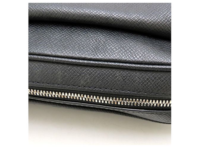 Borsa a tracolla Louis Vuitton Taigarama Nero - vista 15