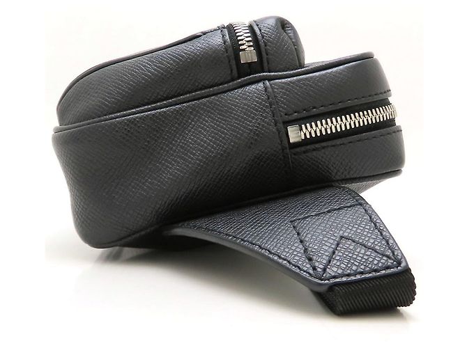 Borsa a tracolla Louis Vuitton Taigarama Nero - vista 2