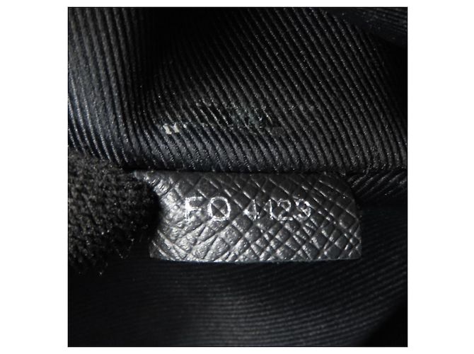 Borsa a tracolla Louis Vuitton Taigarama Nero - vista 8