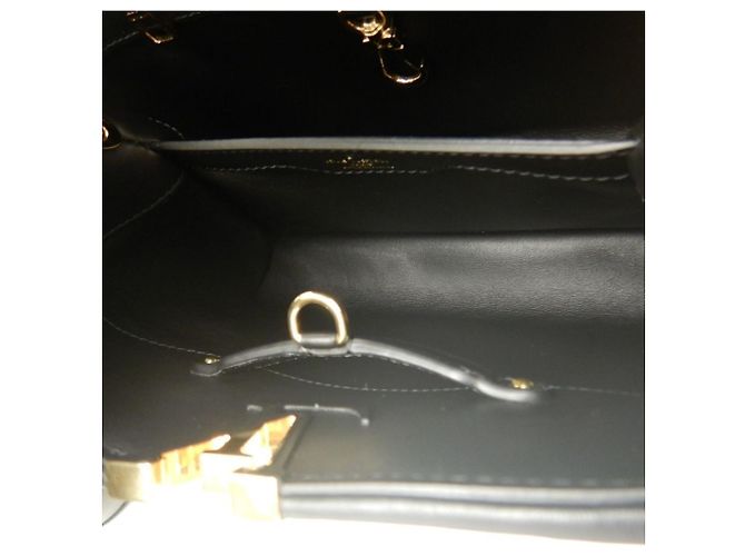 Borsa Louis Vuitton Monogram Flower Capucines BB Nero - vista 16