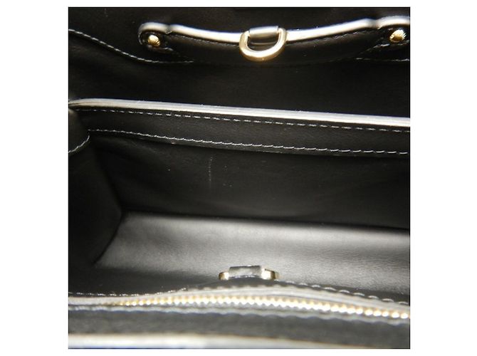 Borsa Louis Vuitton Monogram Flower Capucines BB Nero - vista 17