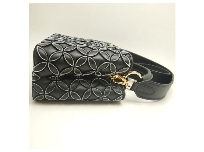 Borsa Louis Vuitton Monogram Flower Capucines BB Nero - vista 5