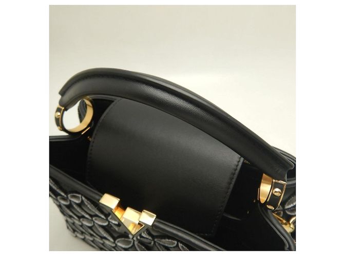 Borsa Louis Vuitton Monogram Flower Capucines BB Nero - vista 8