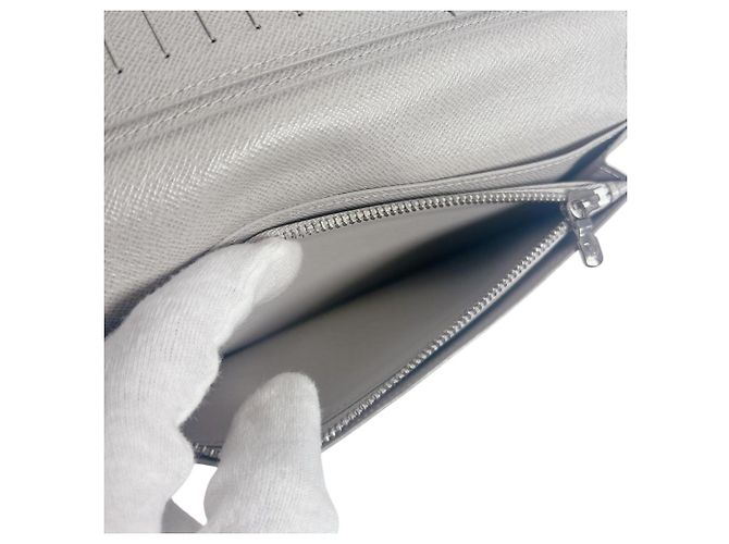 Louis Vuitton Taiga Bi-fold Wallet Brown Black - view 10