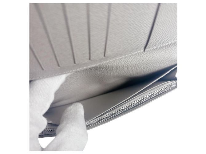 Louis Vuitton Taiga Bi-fold Wallet Brown Black - view 9