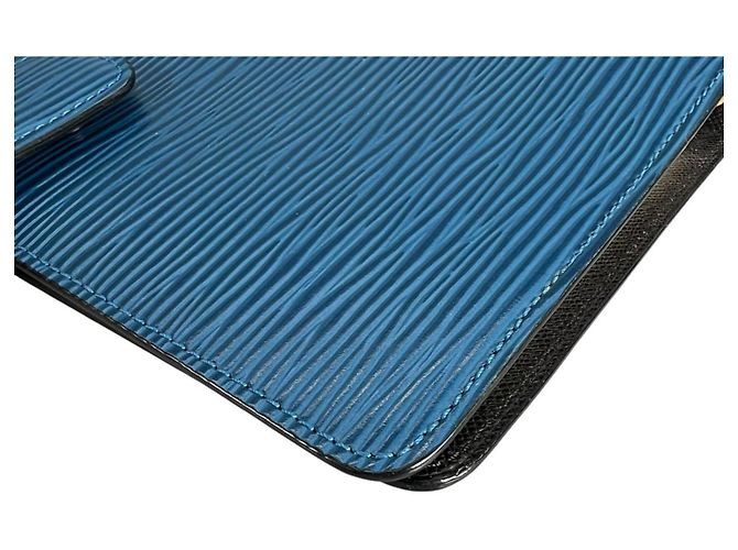 Louis Vuitton Epi Leather Agenda MM Notebook Cover in Toledo Blue - view 7