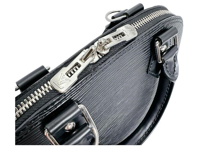 Borsa a Spalla Louis Vuitton Alma BB Nero - vista 13