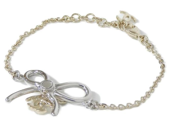 Bracciale con charm Chanel Gold ABG590 D'oro - vista 3