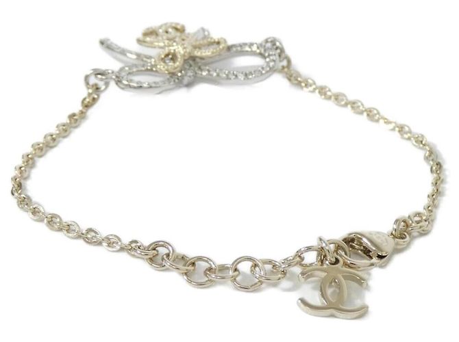 Bracciale con charm Chanel Gold ABG590 D'oro - vista 4