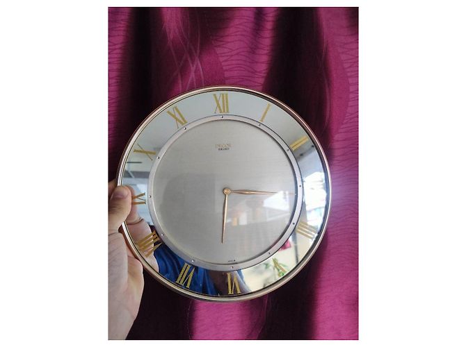 Seiko Decor AS860G Luxury Quartz Wall Clock Silver hardware Gold hardware - view 2