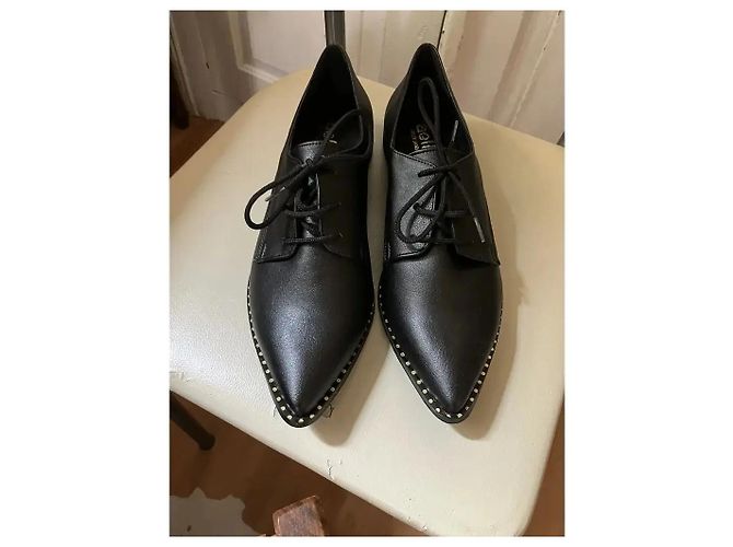 Autre Marque Oxford in pelle nera con borchie e punta affusolata Nero - vista 5