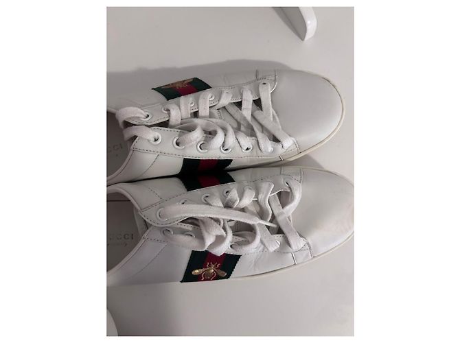 Gucci Ace Sneaker aus weißem Leder mit Biene Rot Grün - Ansicht 2