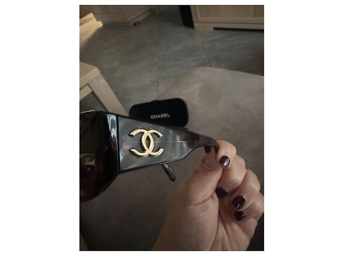 Gafas de sol Chanel carey con logo CC Castaño - vista 3
