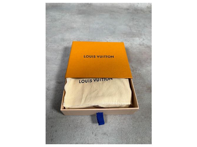 Louis Vuitton Pochette Chiavi Taurillon Monogram Blu Elettrico M67475 - vista 12