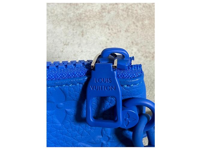 Louis Vuitton Pochette Chiavi Taurillon Monogram Blu Elettrico M67475 - vista 9