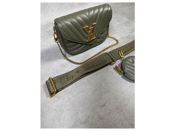 Louis Vuitton New Wave Multi-Pochette pelle kaki M56461 Verde Cachi - vista 11