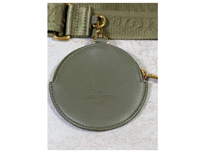 Louis Vuitton New Wave Multi-Pochette pelle kaki M56461 Verde Cachi - vista 15