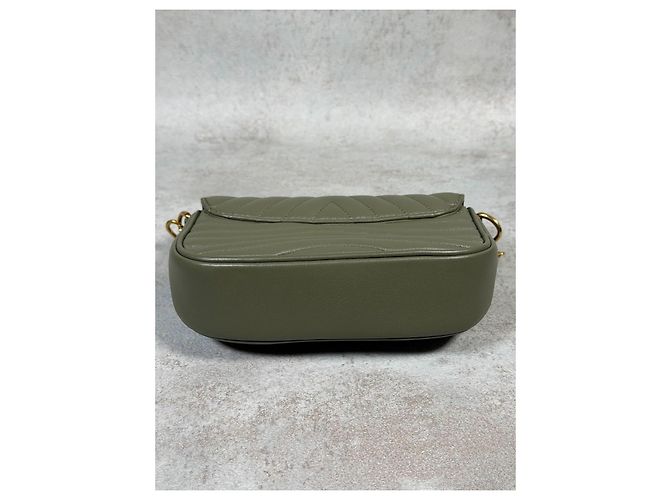 Louis Vuitton New Wave Multi-Pochette pelle kaki M56461 Verde Cachi - vista 8