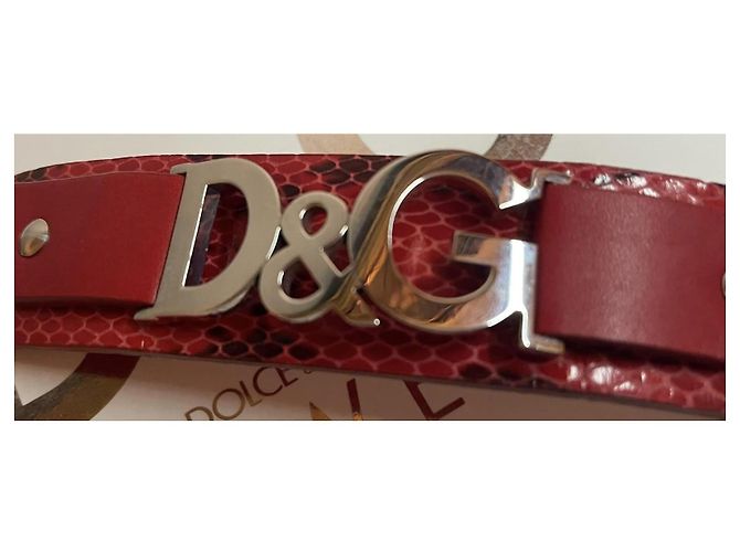 Iconico bracciale  DOLCE & GABBANA in pelle rossa effetto rettile con cinturino - vista 10