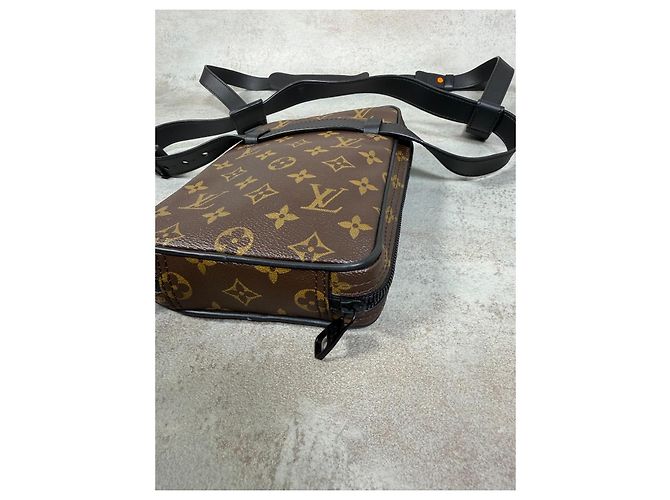 Louis Vuitton Utility Side Bag Monogram Solar Ray SS19 Marrone Monogramma - vista 11