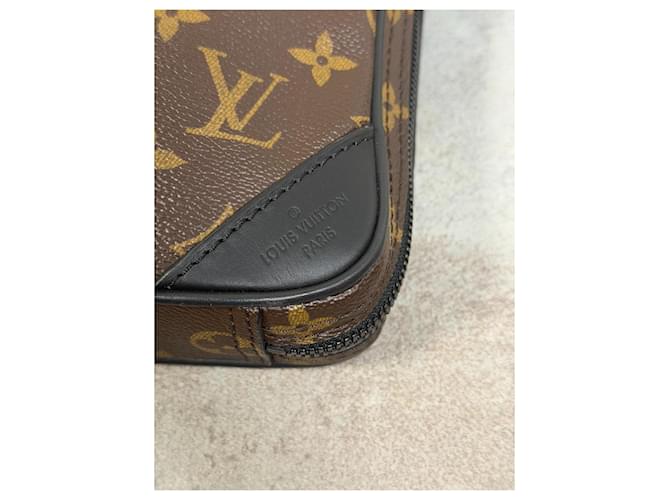 Louis Vuitton Utility Side Bag Monogram Solar Ray SS19 Marrone Monogramma - vista 4