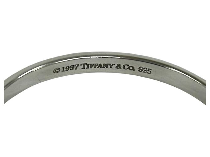 Bracciale rigido stretto in argento con incisione del logo Tiffany & Co. - vista 3