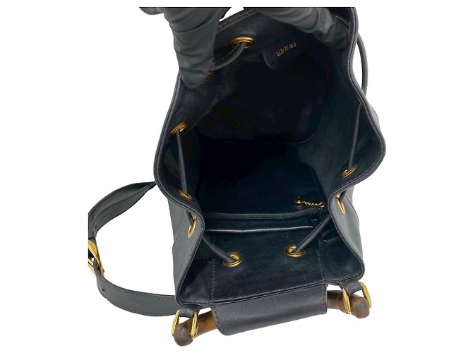 Bamboo GUCCI Vintage Bambus-Leder-Drawstring-Bodybag Schwarz - Ansicht 9