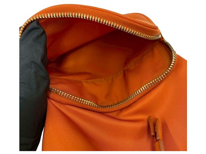 Borsa a mano in nylon e pelle Saffiano con logo Triangle Prada Arancione - vista 10