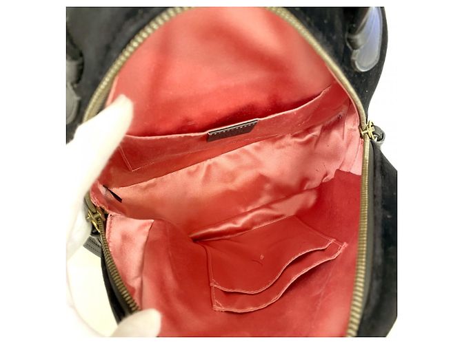 Mochila Gucci GG Marmont de terciopelo negro - vista 4