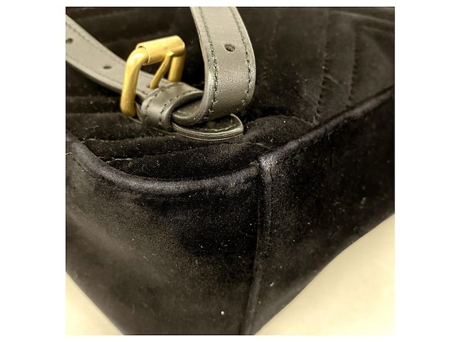 Mochila Gucci GG Marmont de terciopelo negro - vista 6