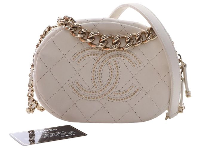Camera Borsa a tracolla rotonda Chanel White CC in agnello trapuntato e borchiato Bianco - vista 14
