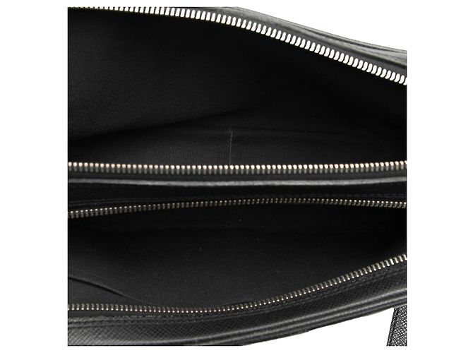 Louis Vuitton Nero Taiga Neo Pavel - vista 4