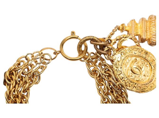 Bracciale Charm Logo Chanel Gold CC Placcato Oro a Tripla Catena D'oro - vista 5