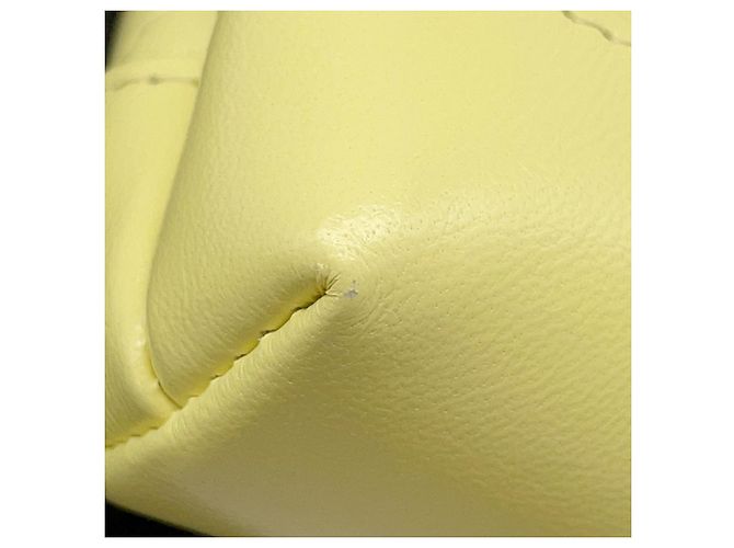 Timeless Borsa a tracolla Chanel Matelassé in agnello con catena Giallo - vista 6