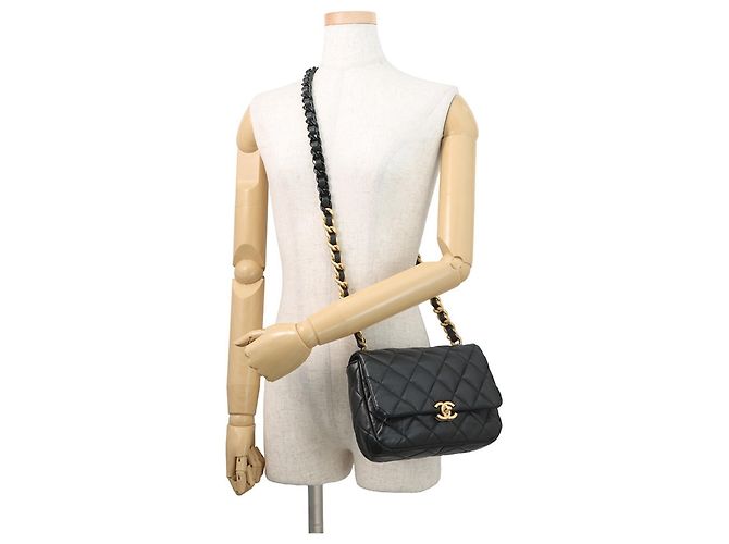 Borsa a tracolla con catena in pelle di agnello nera Chanel Nero - vista 4
