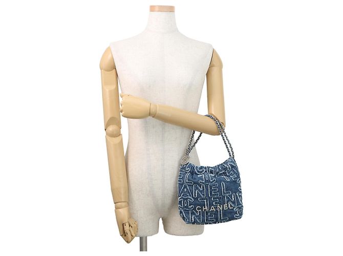 Borsa Chanel 22 Mini Coco Mark in denim Blu - vista 4