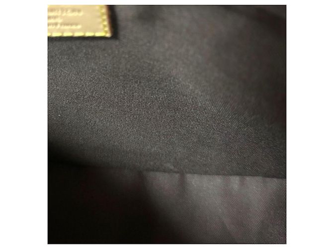 Borsa a tracolla Louis Vuitton Menilmontant PM Monogram Marrone - vista 9