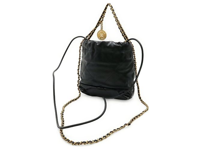 Borsa a tracolla Chanel 22 in pelle vernice nera Nero - vista 3