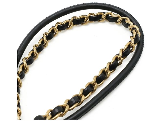 Borsa a tracolla Chanel 22 in pelle vernice nera Nero - vista 6