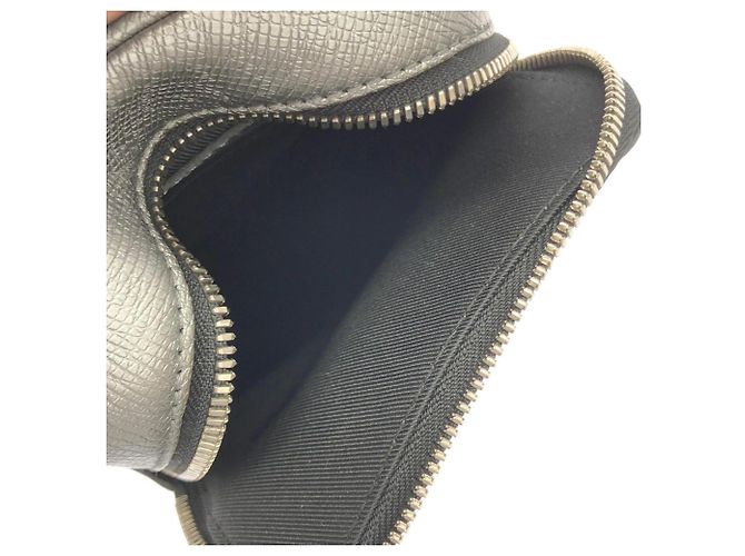 Borsa a tracolla Louis Vuitton Taiga Lama Outdoor Metallico - vista 7
