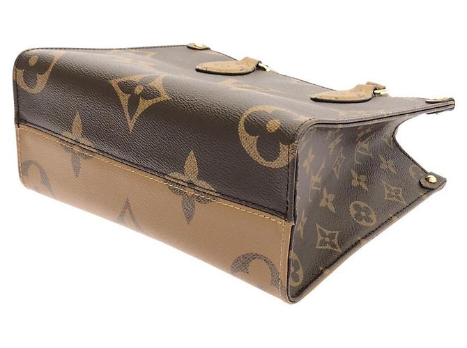 Borsa Louis Vuitton Monogram Giant OnTheGo PM Marrone - vista 3