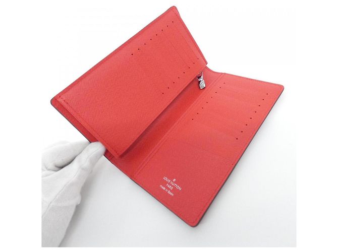 Portafoglio Louis Vuitton Epi Brazza M67719 Rosso - vista 5
